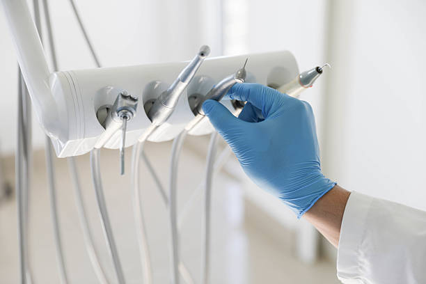 Professional Emergency Dentist technician working in Holcomb, KS